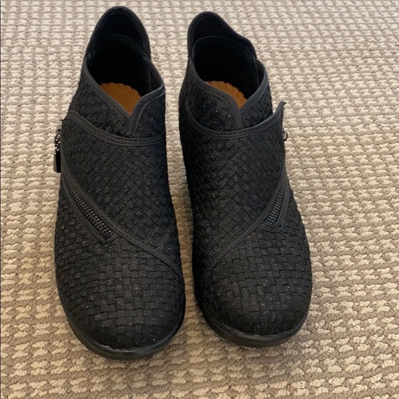 bernie mev. Shoes - Bernie Mev. Zig Zag Black Woven Memory Foam Shoes